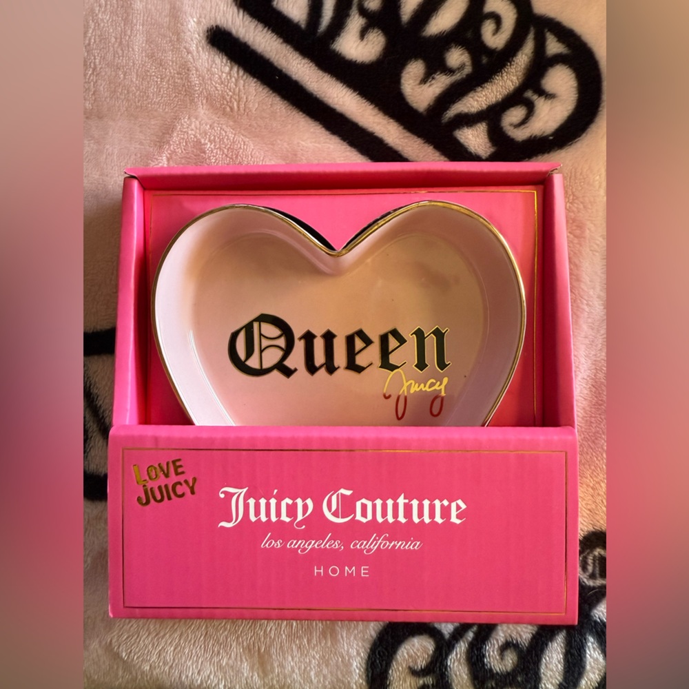 Adorable Juicy Couture Queen Juicy Heart Shaped Ceramic Trinket Tray